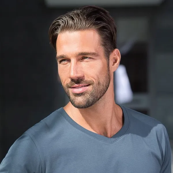 Ανδρικό κοντομάνικο μπλουζάκι - V λαιμόκοψη