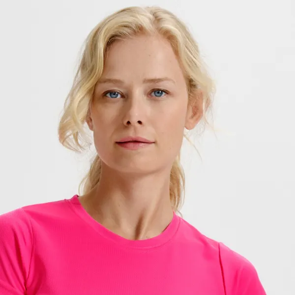 Γυναικείο αθλητικό μπλουζάκι - Κλασική στρογγυλή λαιμόκοψη