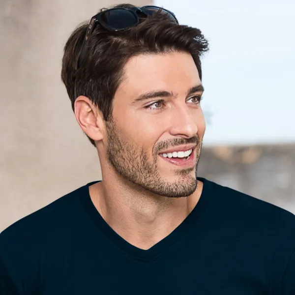 Βαμβακερό μπλουζάκι με κοντά μανίκια - V λαιμόκοψη