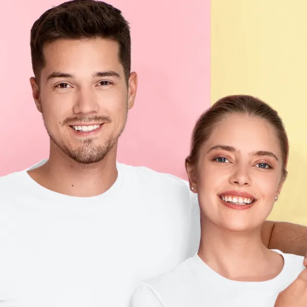 Ελαφρύ μπλουζάκι με κοντά μανίκια - Κλασική στρογγυλή λαιμόκοψη