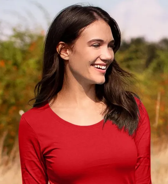 Γυναικείο μπλουζάκι με μακριά μανίκια - Πιο βαθιά στρογγυλή λαιμόκοψη