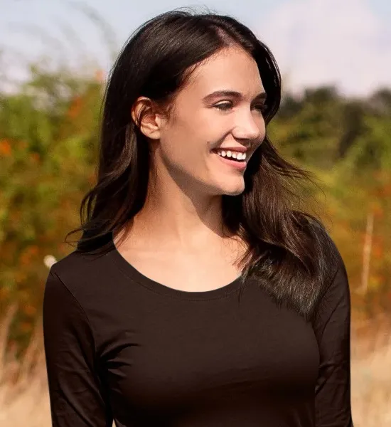 Γυναικείο μπλουζάκι με μακριά μανίκια - Πιο βαθιά στρογγυλή λαιμόκοψη