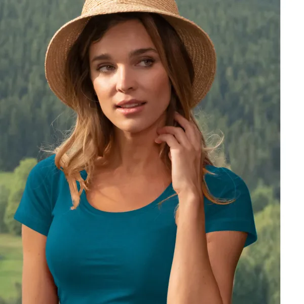 Γυναικείο μπλουζάκι με διακοσμητική ραφή - Βαθιά στρογγυλή λαιμόκοψη