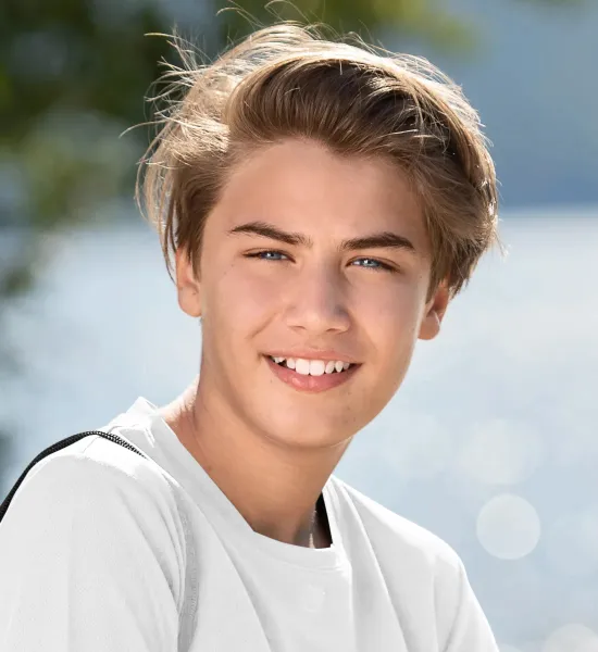 Αθλητικό μπλουζάκι για παιδιά - Ενδιαφέρον ασύμμετρο κολάρο