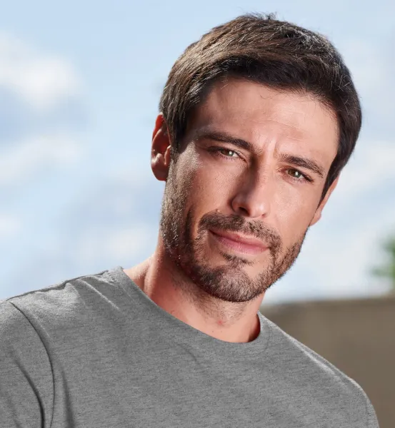 Ανδρικό απλό μπλουζάκι - Κλασική στρογγυλή λαιμόκοψη